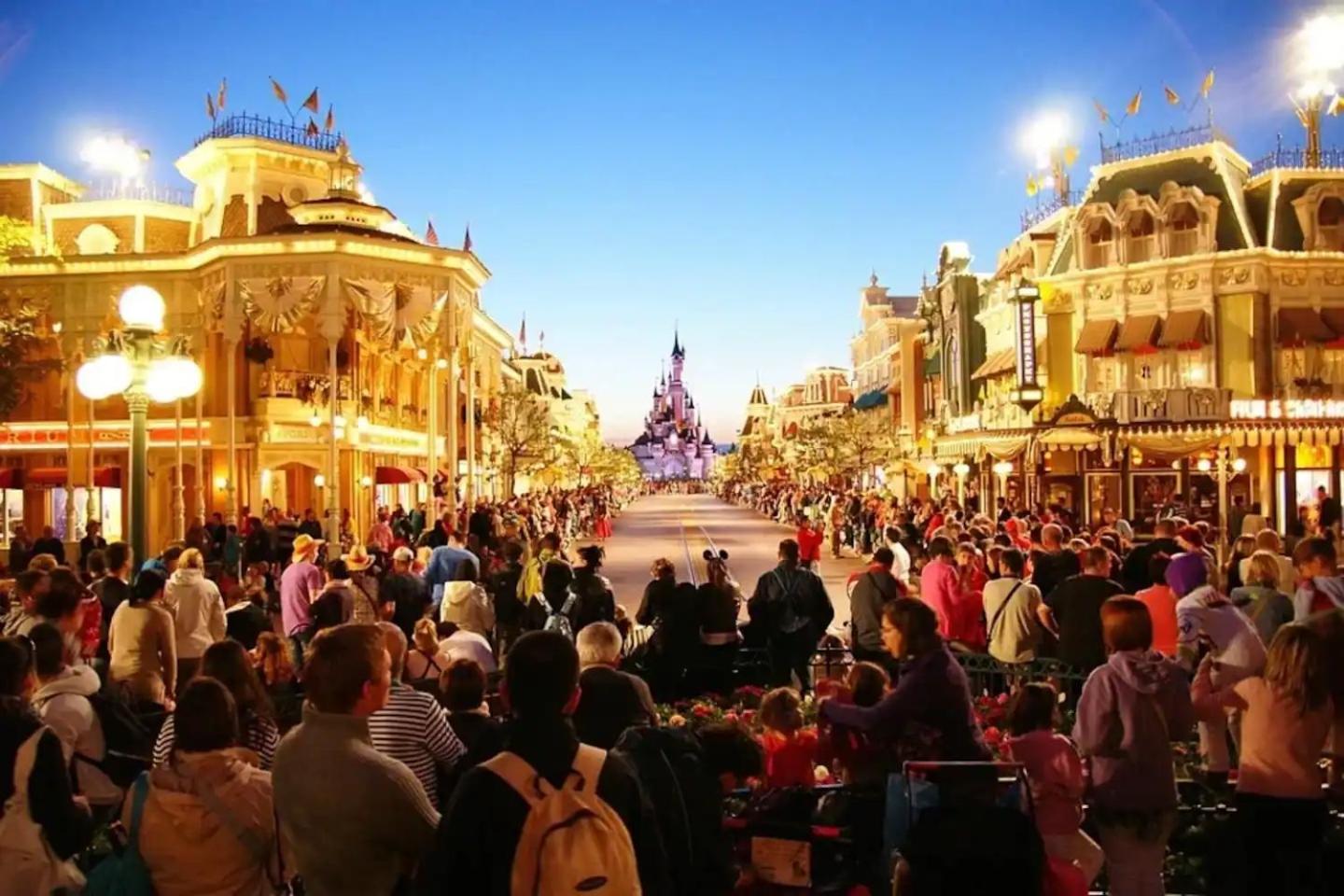 Magic Studio - Disneyland Paris Shopping Village 9 Minutes シェシー エクステリア 写真